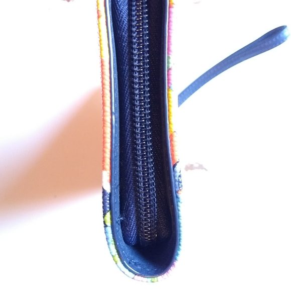 Zip-Around Rio Wristlet | Vera Bradley - Picture 9 of 16